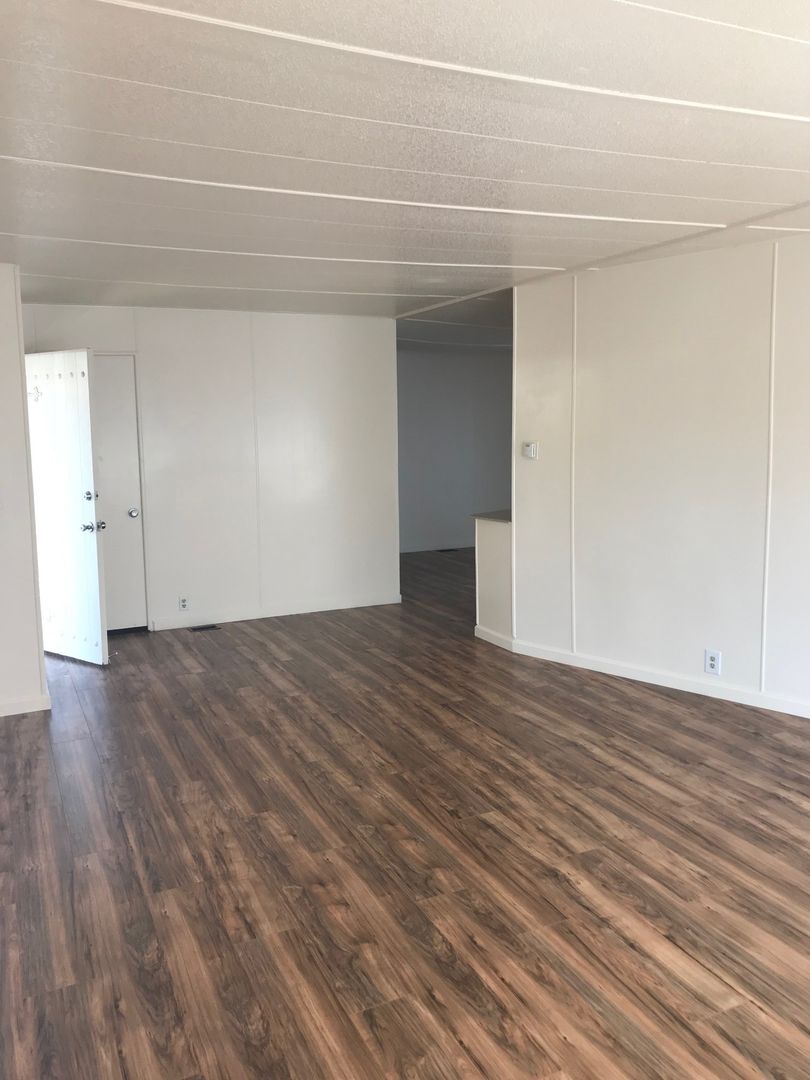 Sunnyvale Apartment: 900 Henderson Avenue