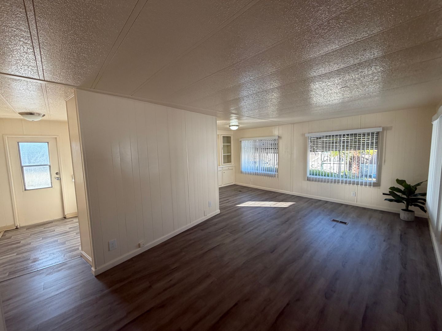 Sunnyvale Apartment: 954 Henderson Avenue