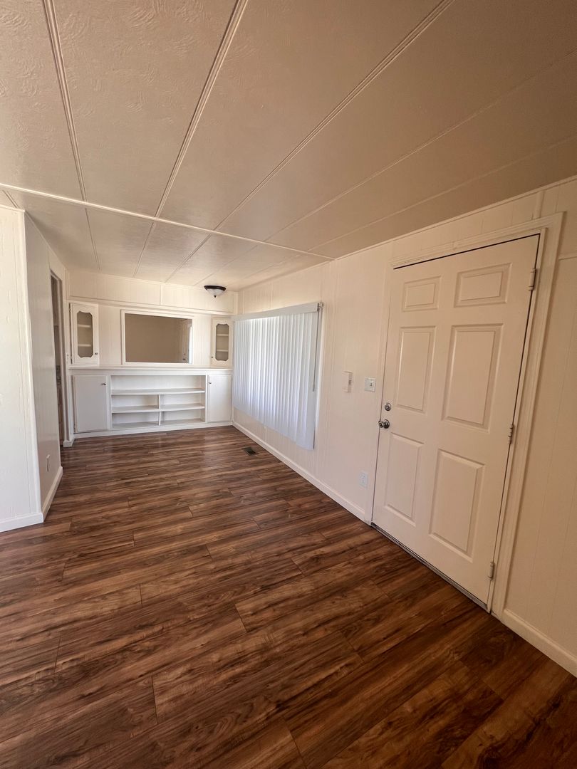 Sunnyvale Apartment: 954 Henderson Avenue
