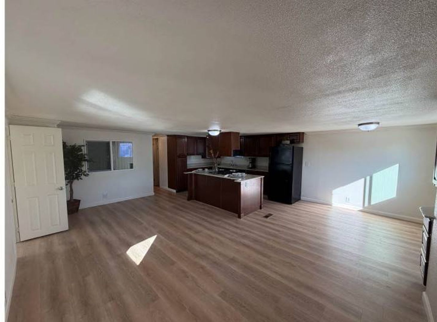 Sunnyvale Apartment: 954 Henderson Avenue