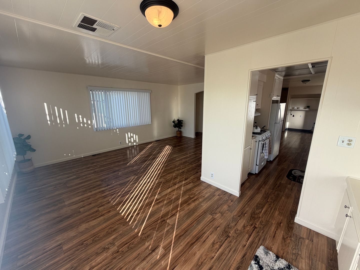 Sunnyvale Apartment: 954 Henderson Avenue