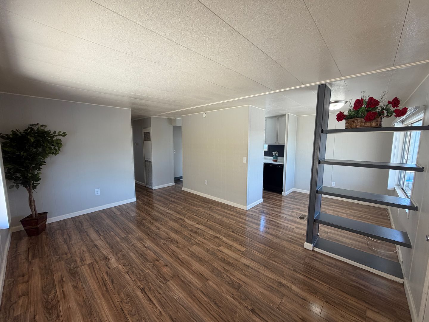 Sunnyvale Apartment: 954 Henderson Avenue