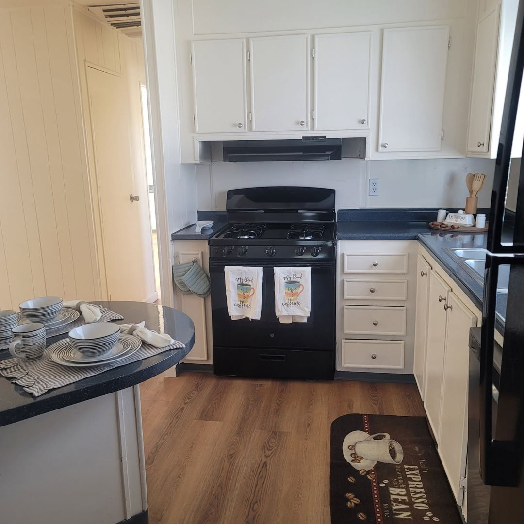 Sunnyvale Apartment: 954 Henderson Avenue