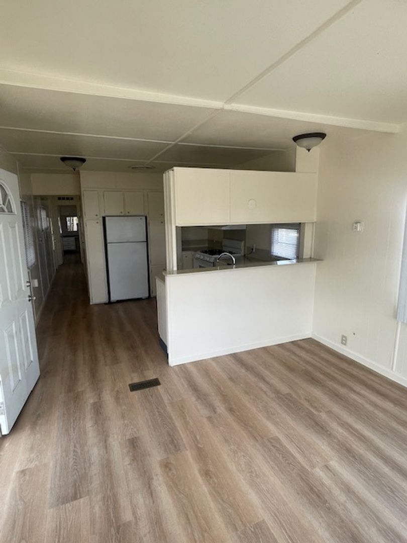 Sunnyvale Apartment: 954 Henderson Avenue