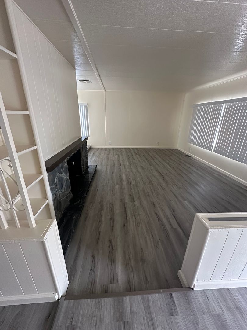 Sunnyvale Apartment: 900 Henderson Avenue