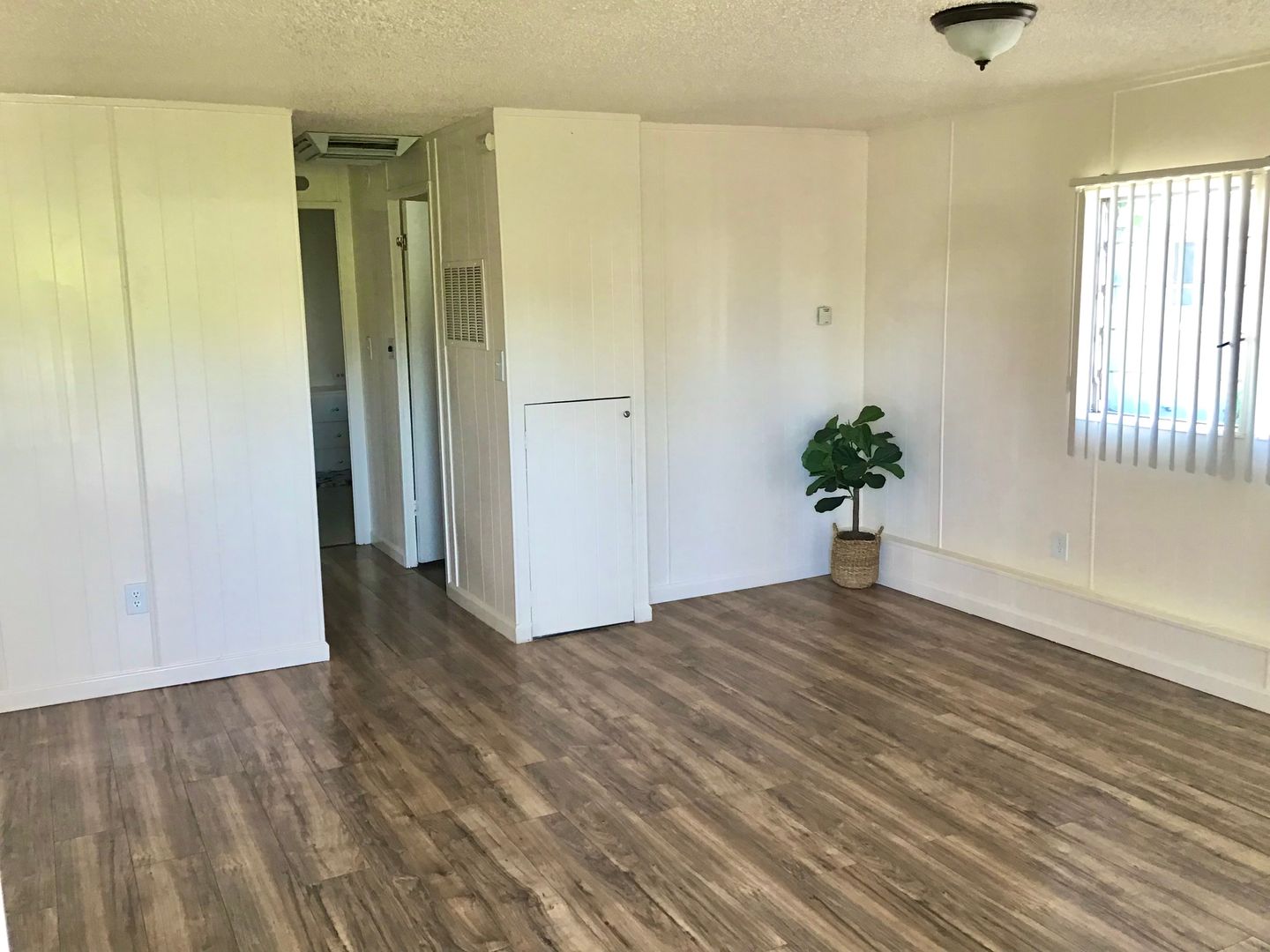 Sunnyvale Apartment: 954 Henderson Avenue
