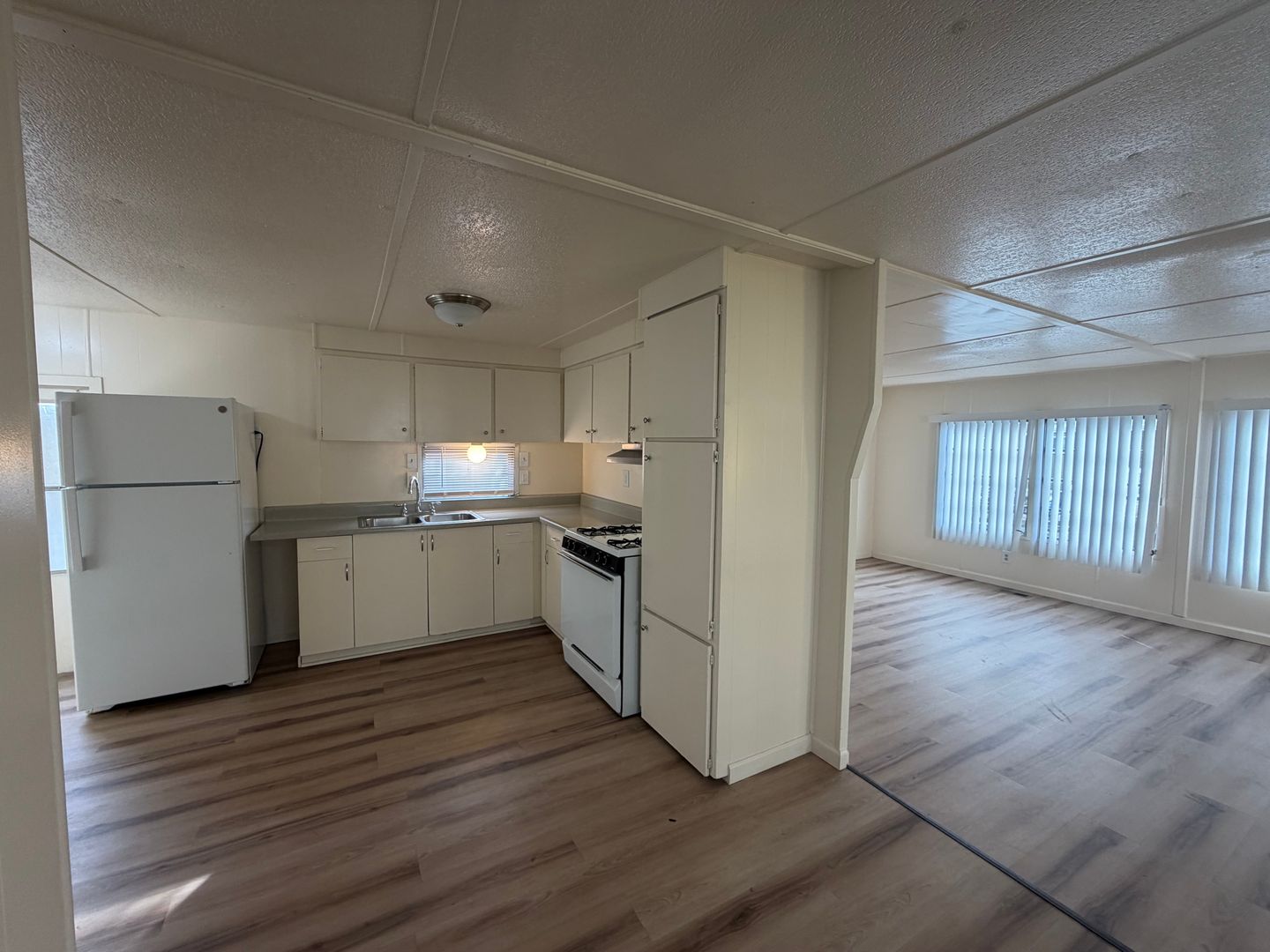 Sunnyvale Apartment: 954 Henderson Avenue