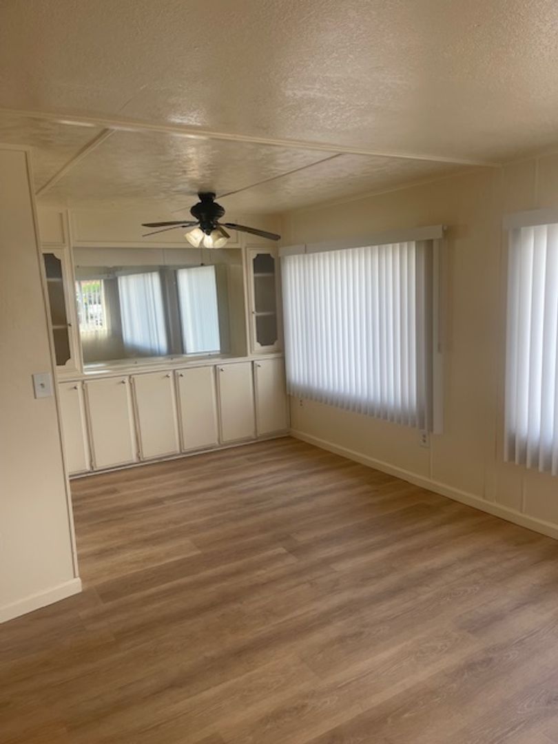 Sunnyvale Apartment: 954 Henderson Avenue