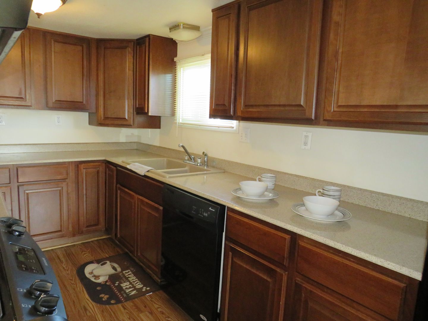 Sunnyvale Apartment: 954 Henderson Avenue