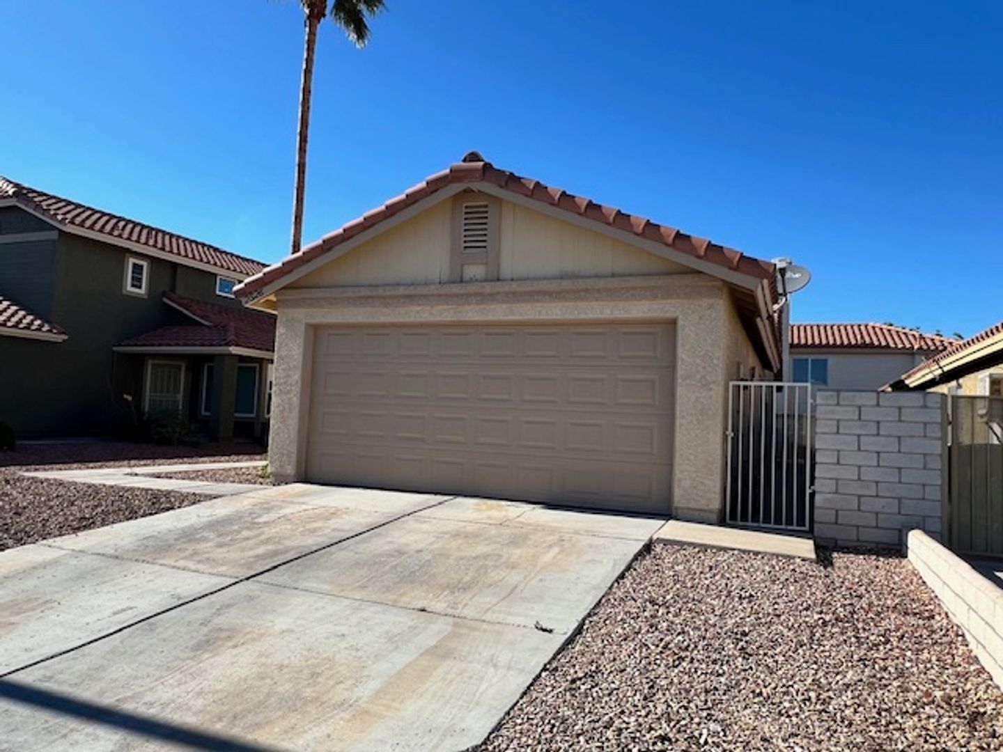 Henderson House: 2526 Wolverton Ave