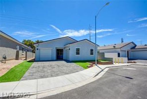 Beautiful 4 bedroom House – photo 1