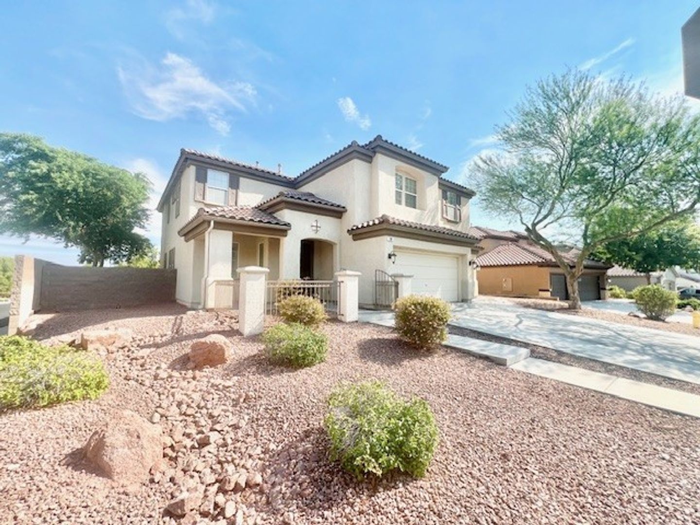 Henderson House: 18 Blue Valley Dr