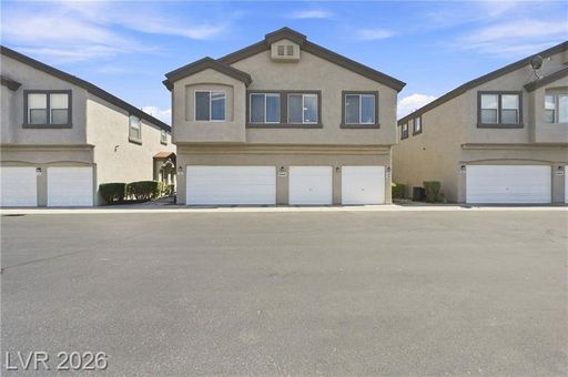 Beautifully Renovated 2-Bedroom Home – photo 1