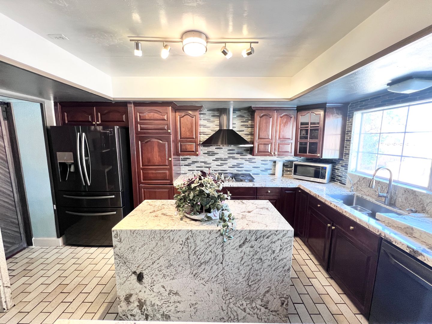 Las Vegas House: 5009 Mesa View Dr