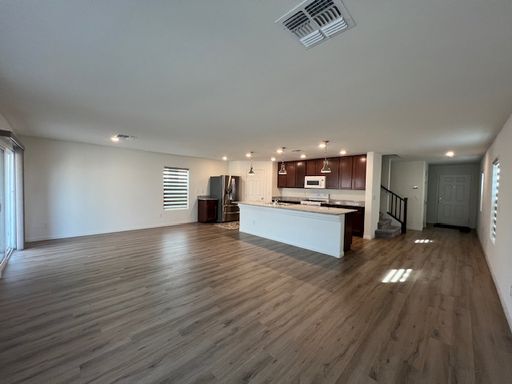 Fabulous 5 bedroom Home – photo 1