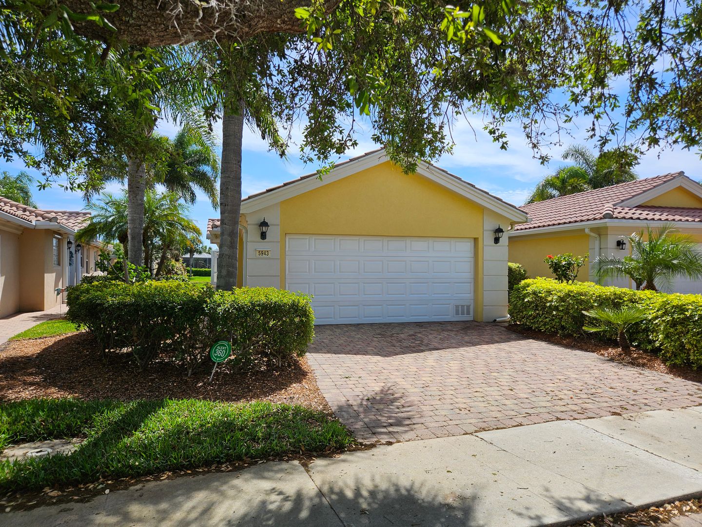 Sarasota House: 5943 Benevento Drive