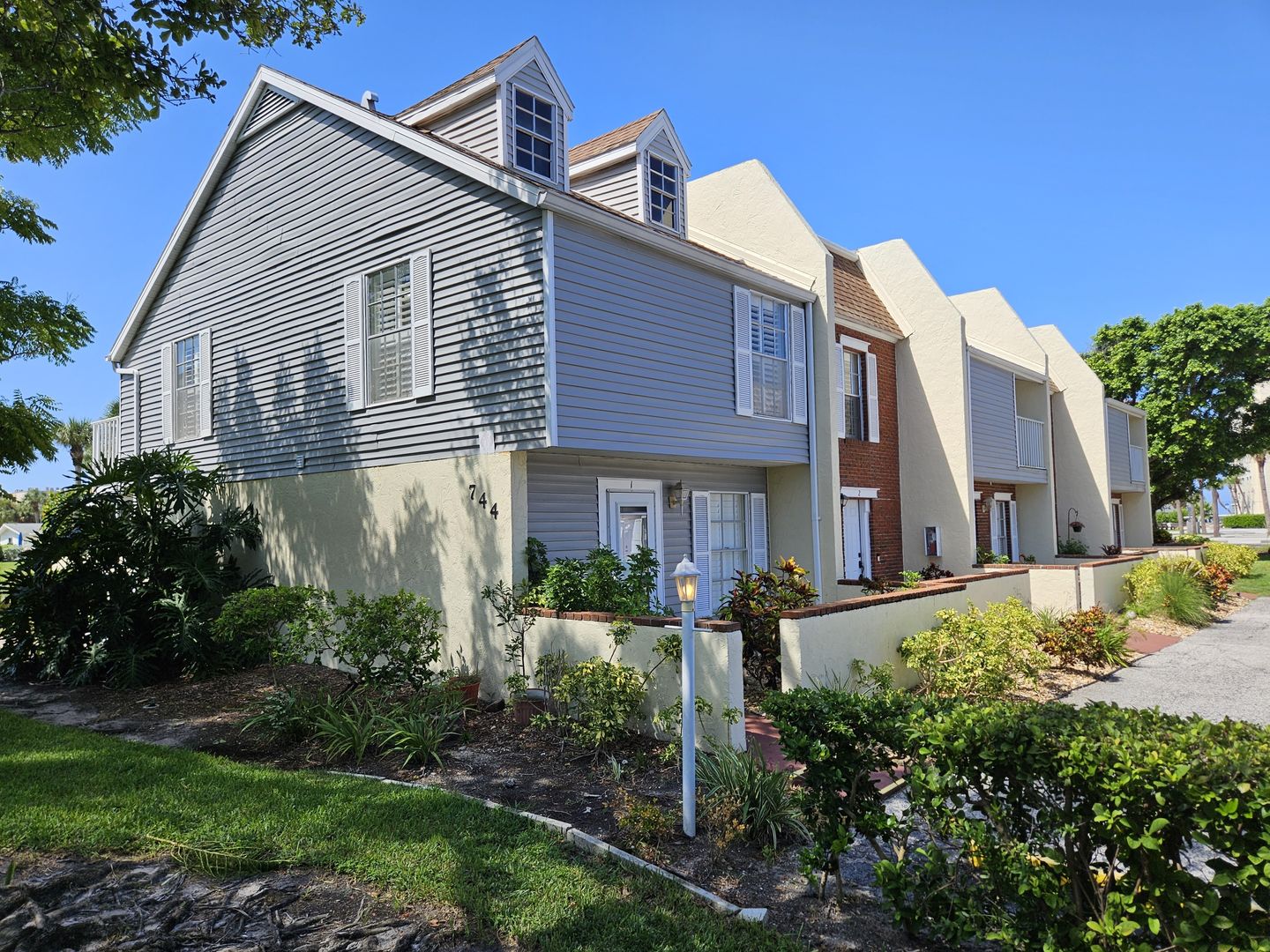 Venice Townhome: 744 Cadiz Road #1