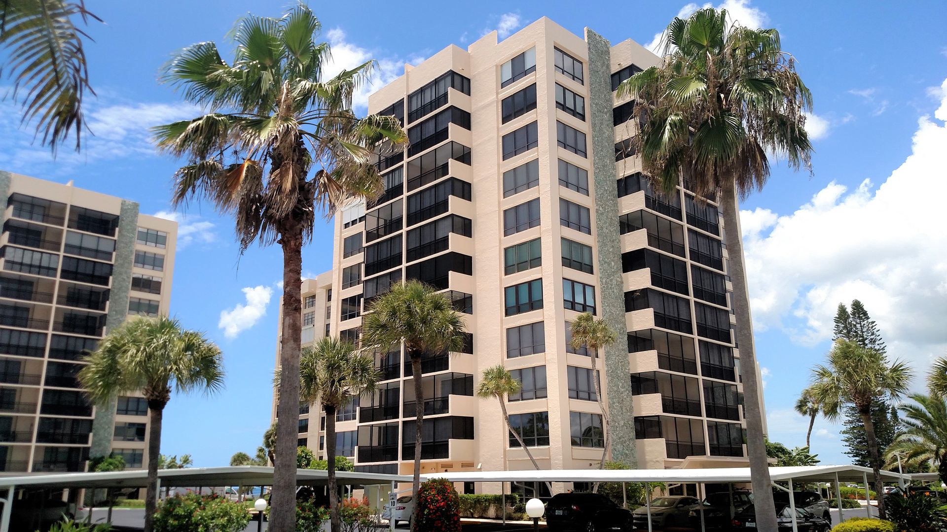 Venice House: 627 Alhambra Road #702