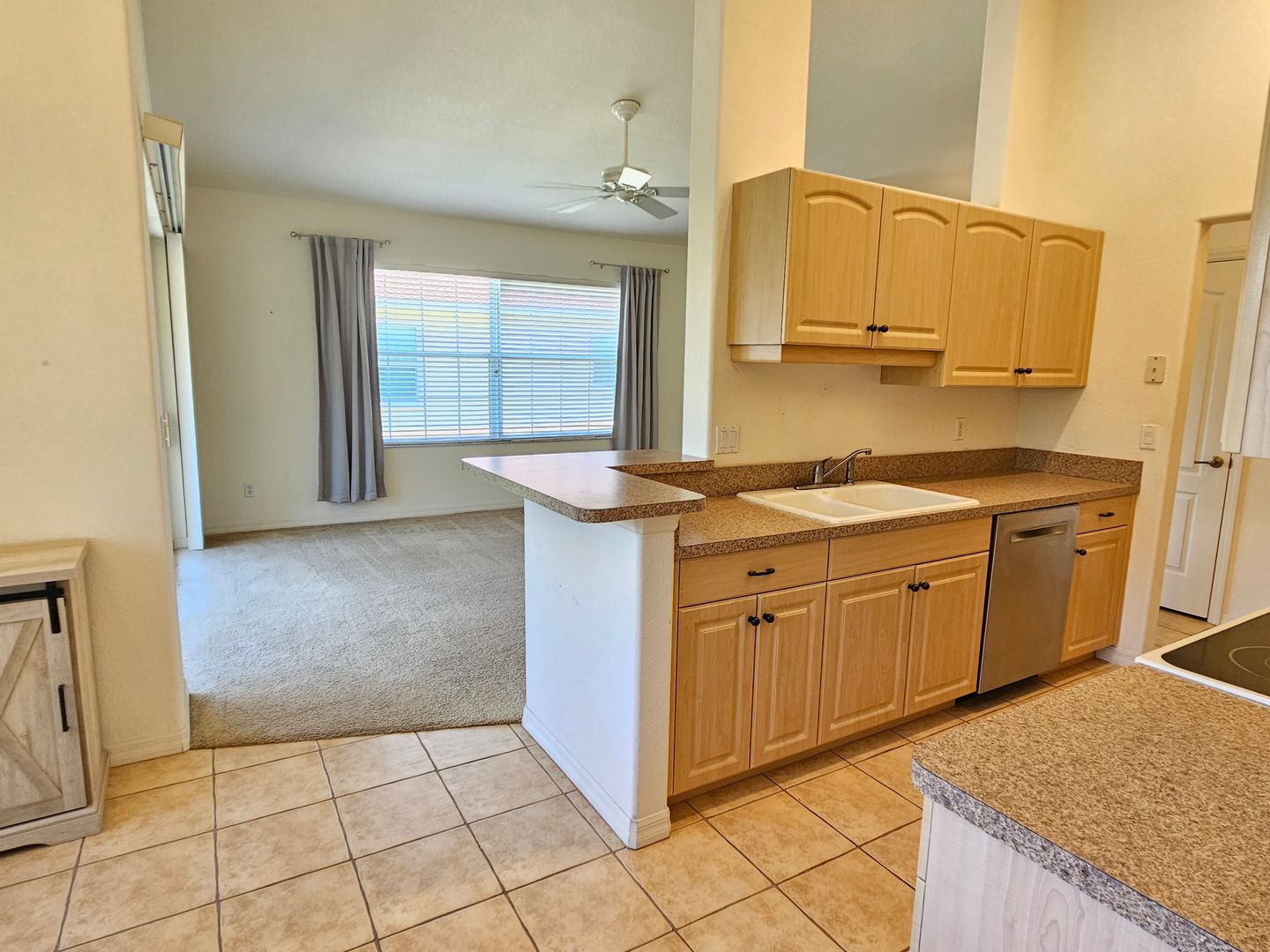 904 Casa Del Lago Way #904 19 of 45