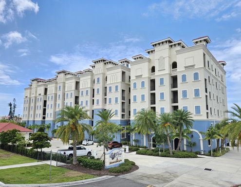 Annual Furnished or Seasonal Short-Term 3 Bedroom 2 Bathroom Luxury Condo on Venice Island! – photo 1