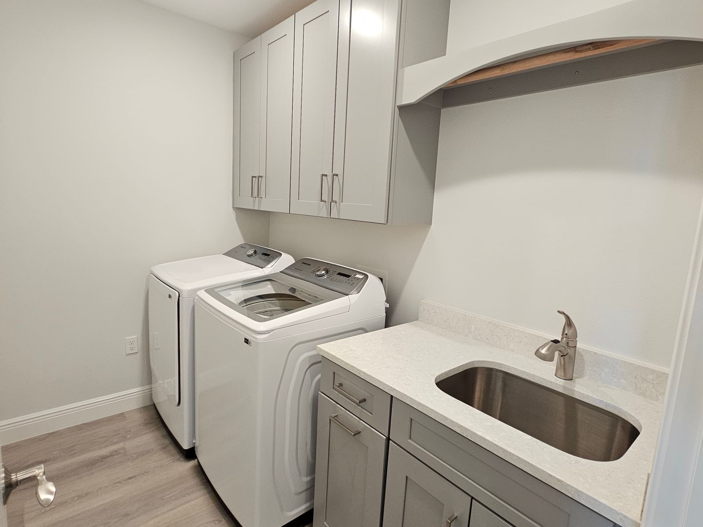 Laundry room at 503 N Tamiami Trail #301
