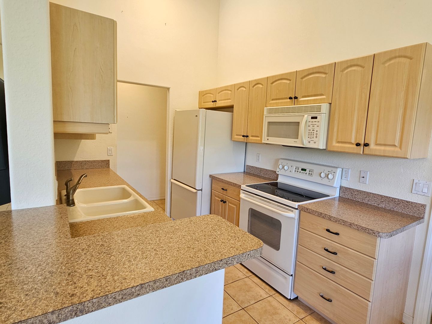 904 Casa Del Lago Way #904 20 of 45