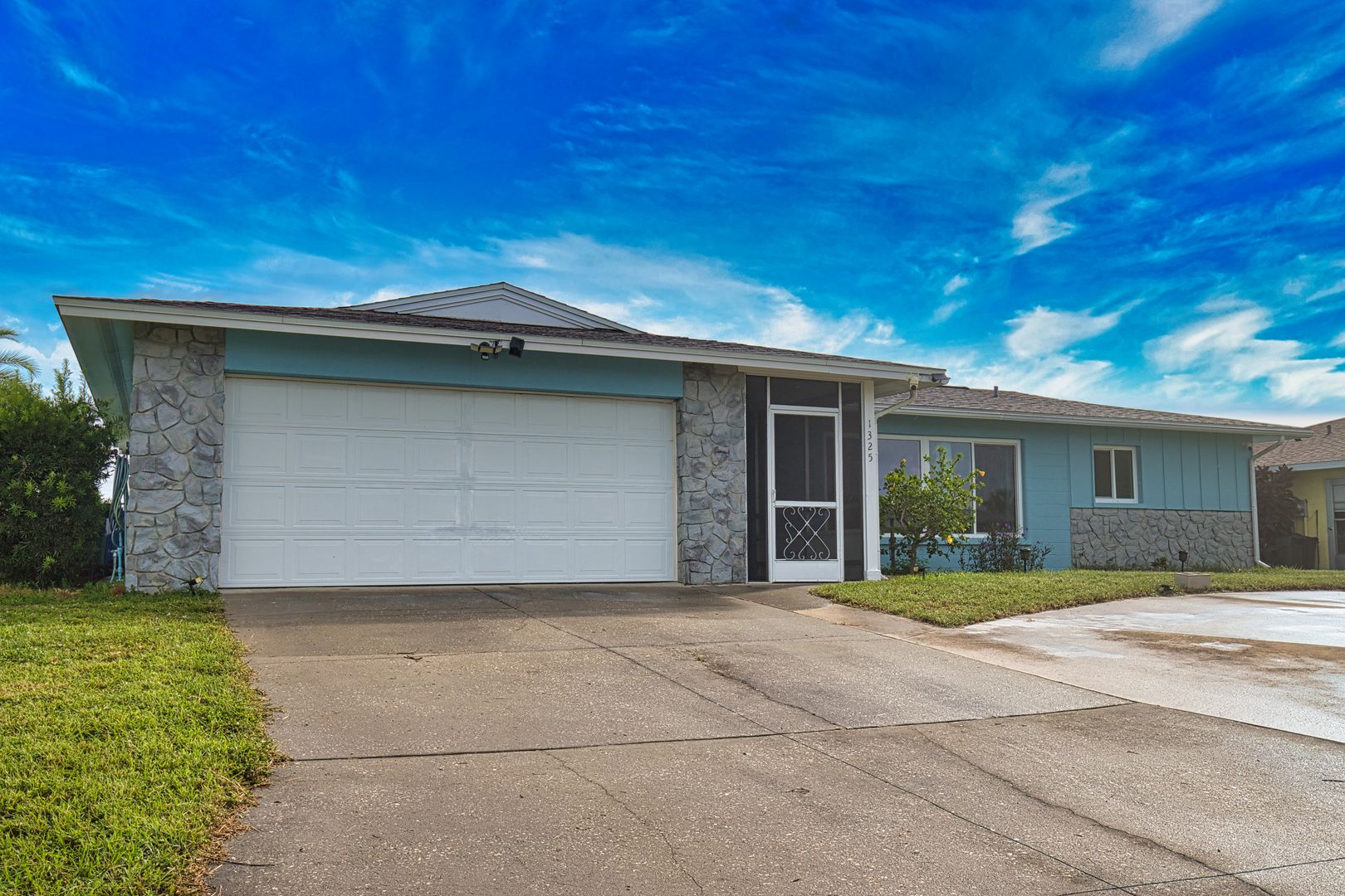 Venice House: 1325 Cambridge Drive