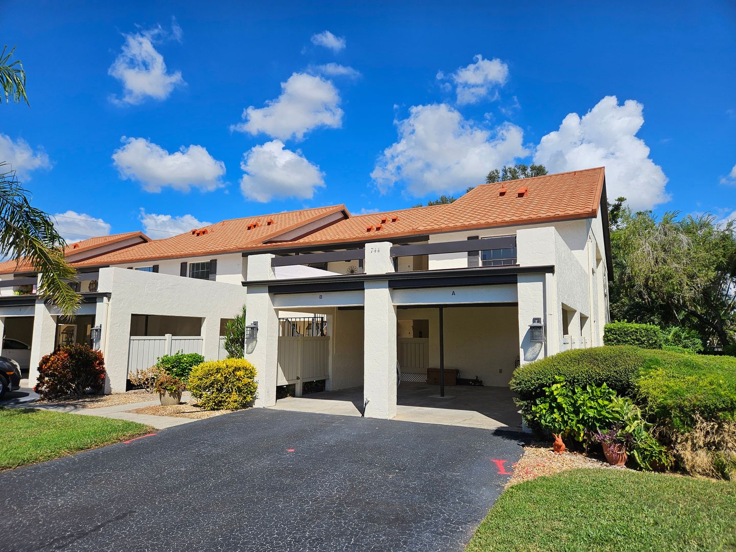 Venice House: 744 Avenida Estancia #144B