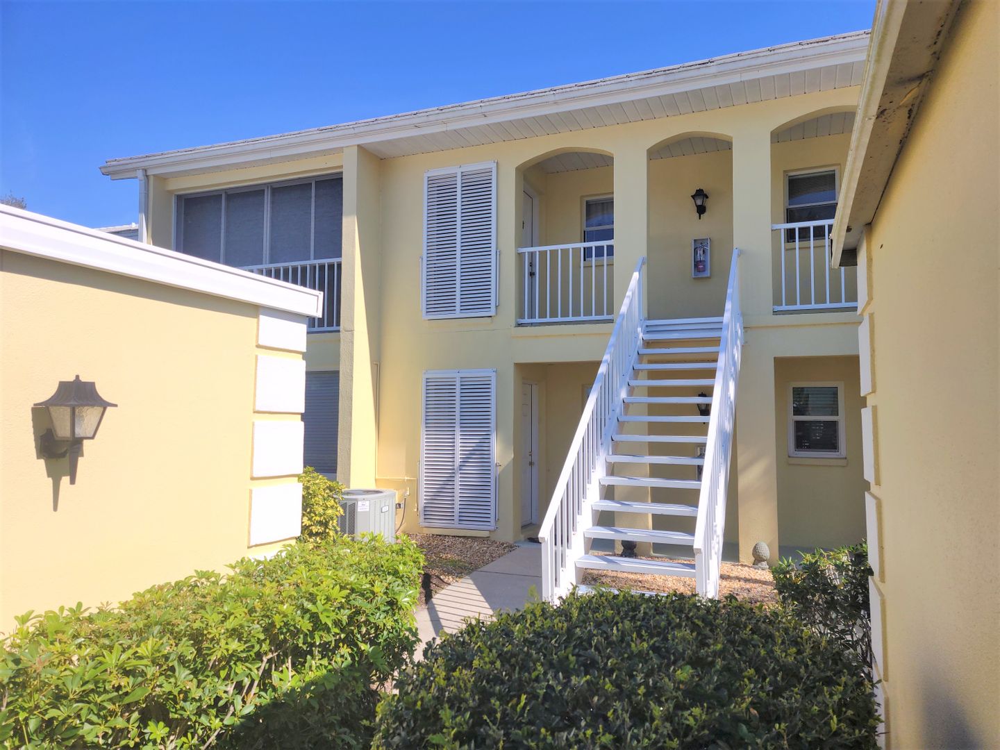 Venice Condo: 410 Cerromar Circle S #241