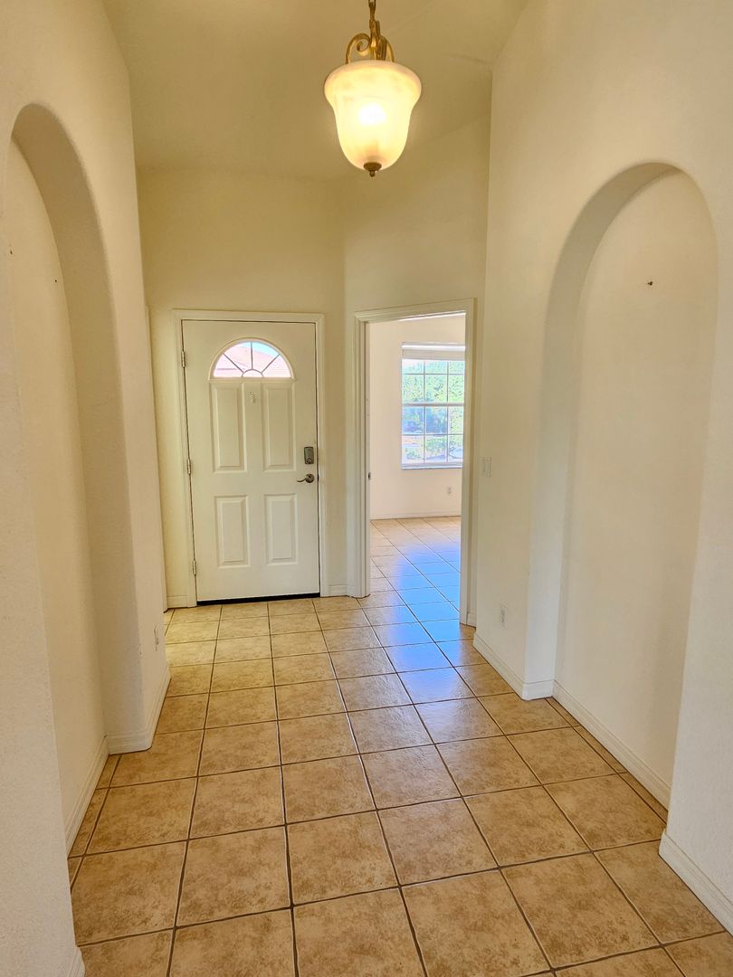 904 Casa Del Lago Way #904 36 of 45