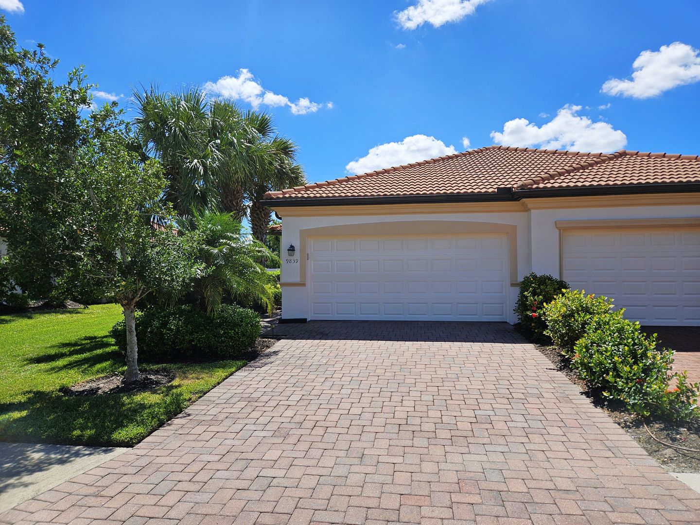 Venice House: 9839 Haze Drive