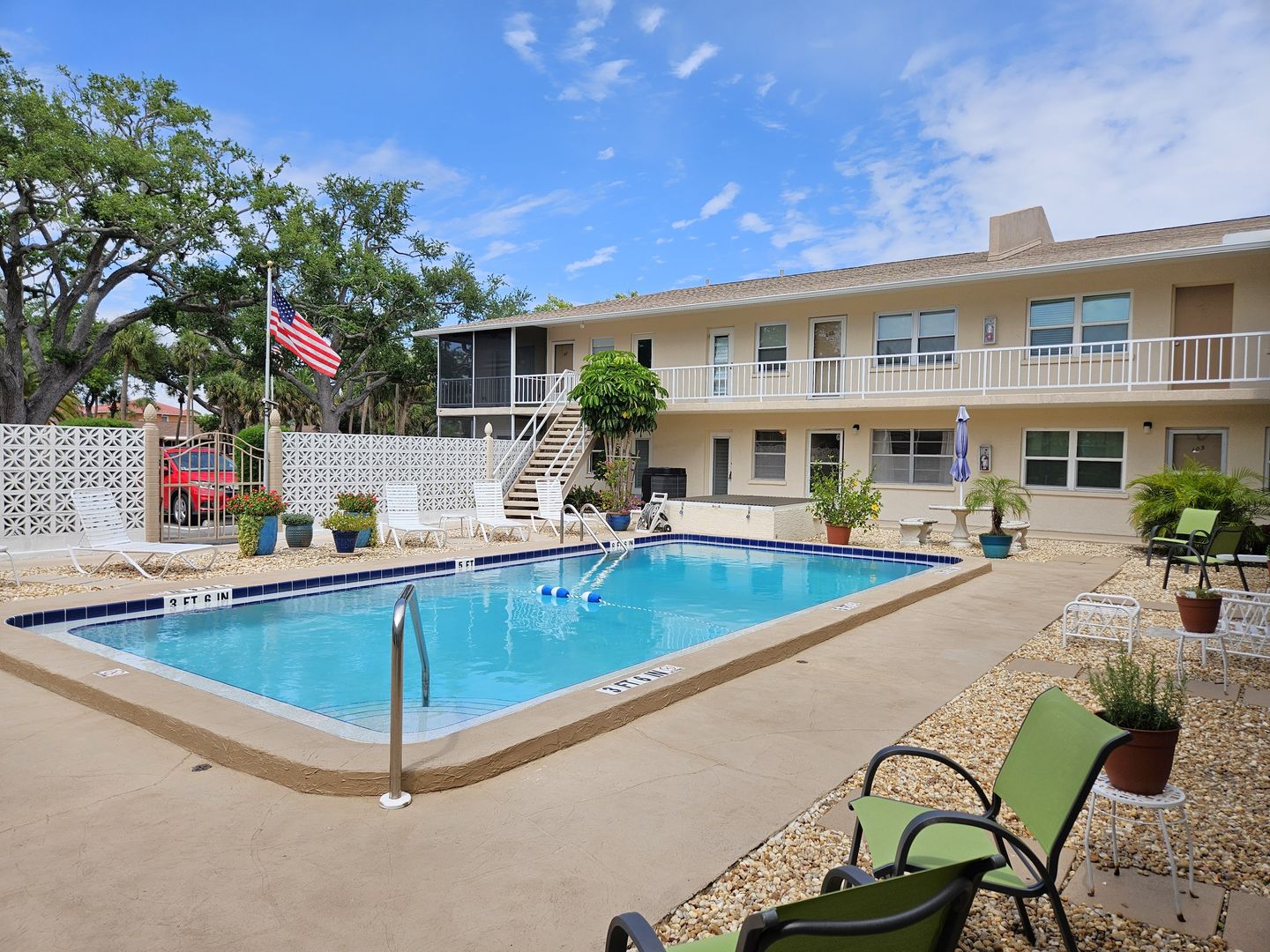 Venice Condo: 509 Venice Ave W #102