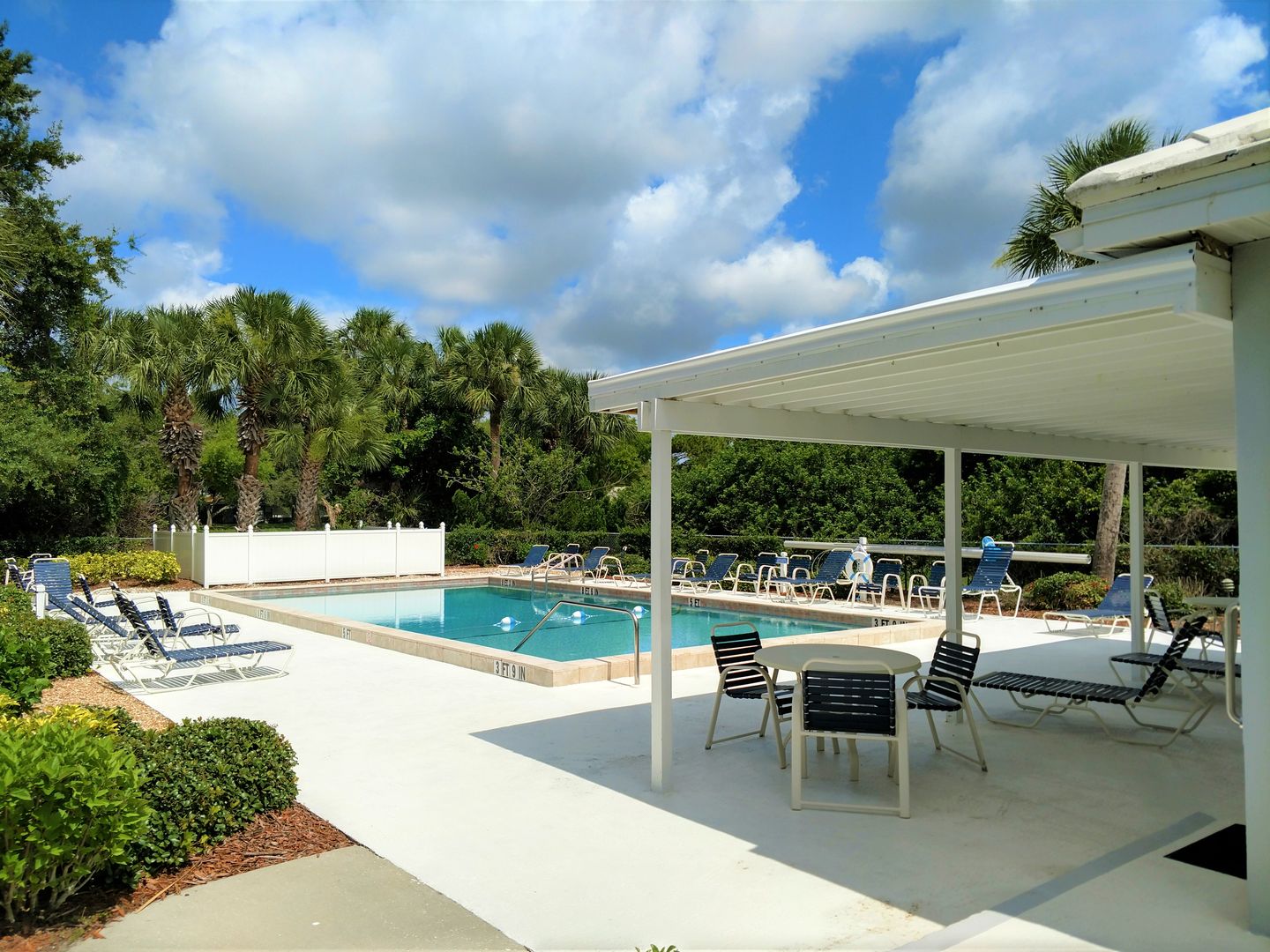Venice House: 208 Cerromar Way S. #26