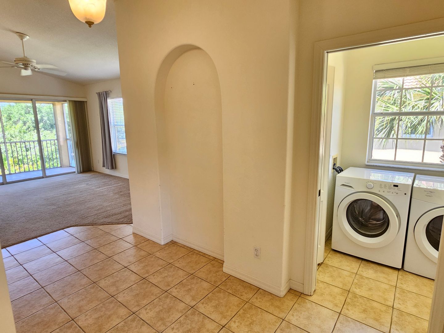 Laundry room at 904 Casa Del Lago Way #904