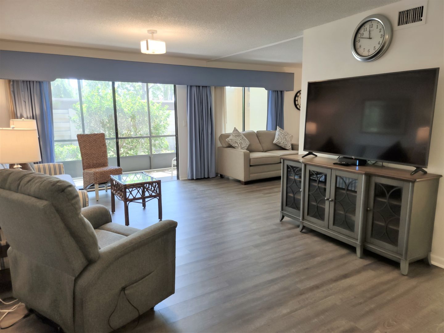 650 Bird Bay Drive E Unit 105 6 of 12