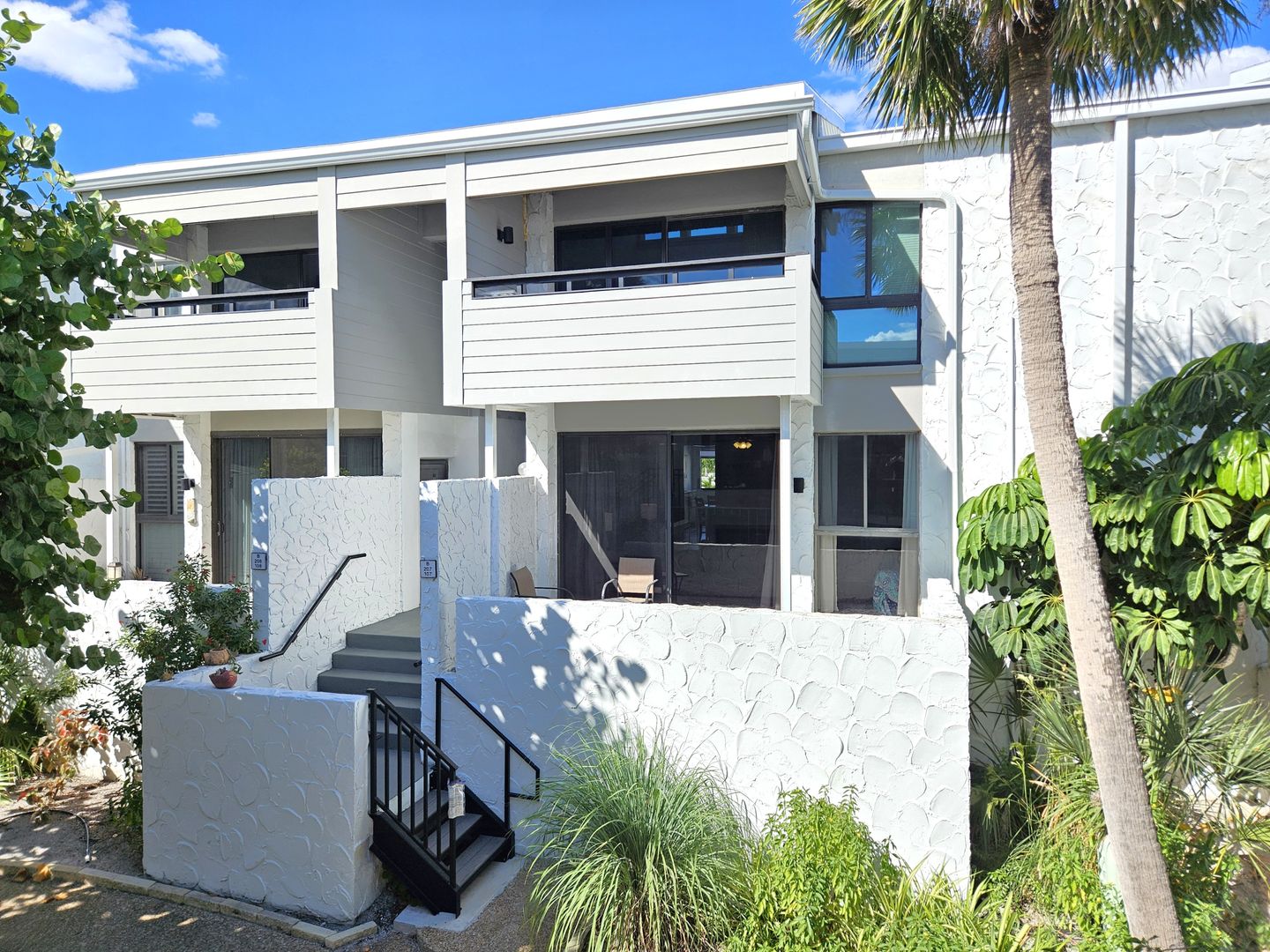 Venice House: 1555 Tarpon Center Drive #107