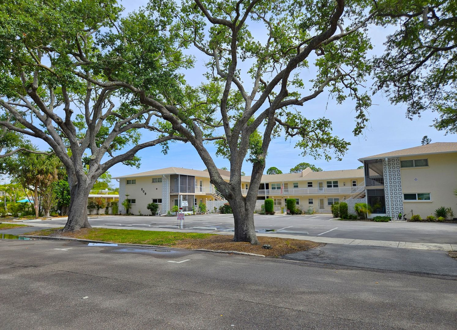 Venice Condo: 509 Venice Ave W #102