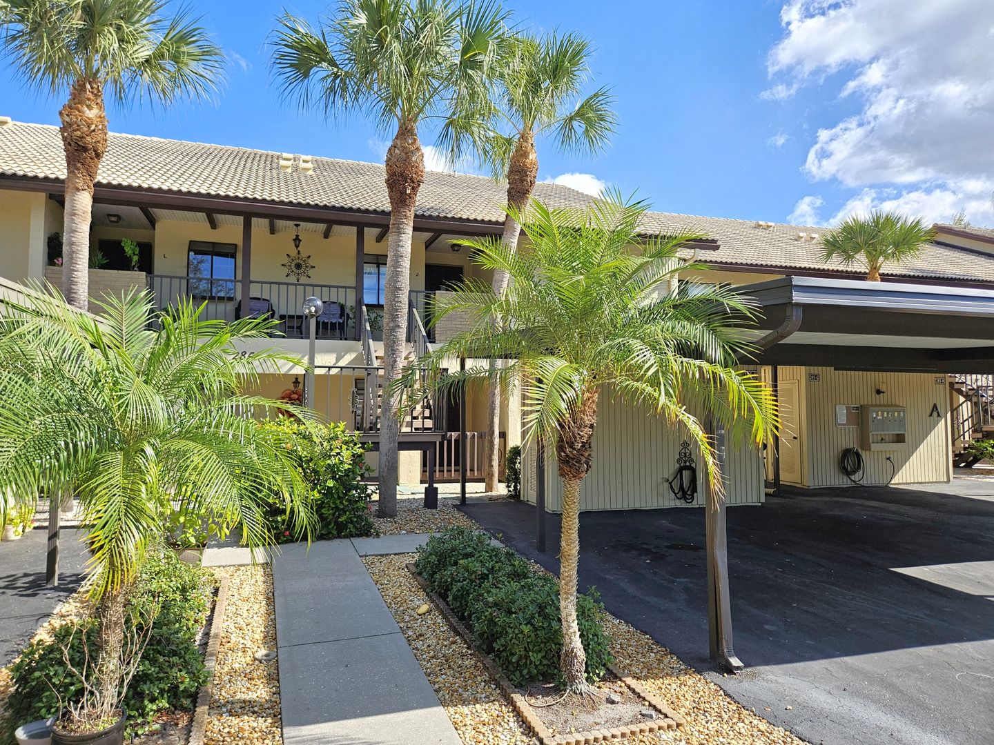 Venice Condo: 285 Mission Trail Unit I