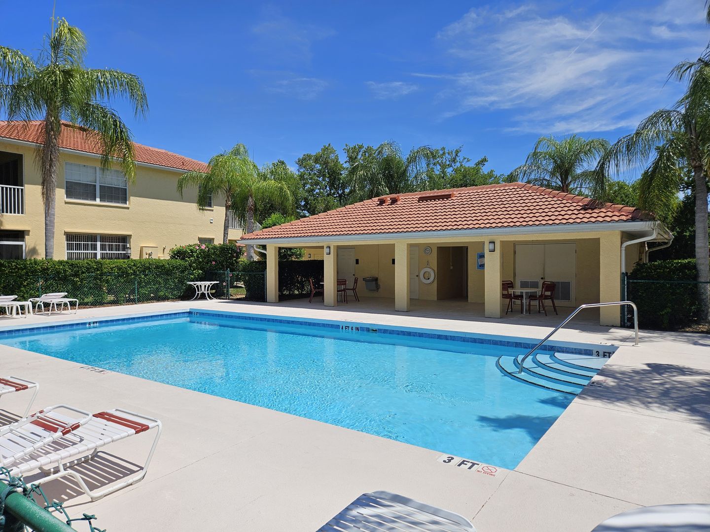 904 Casa Del Lago Way #904 2 of 12