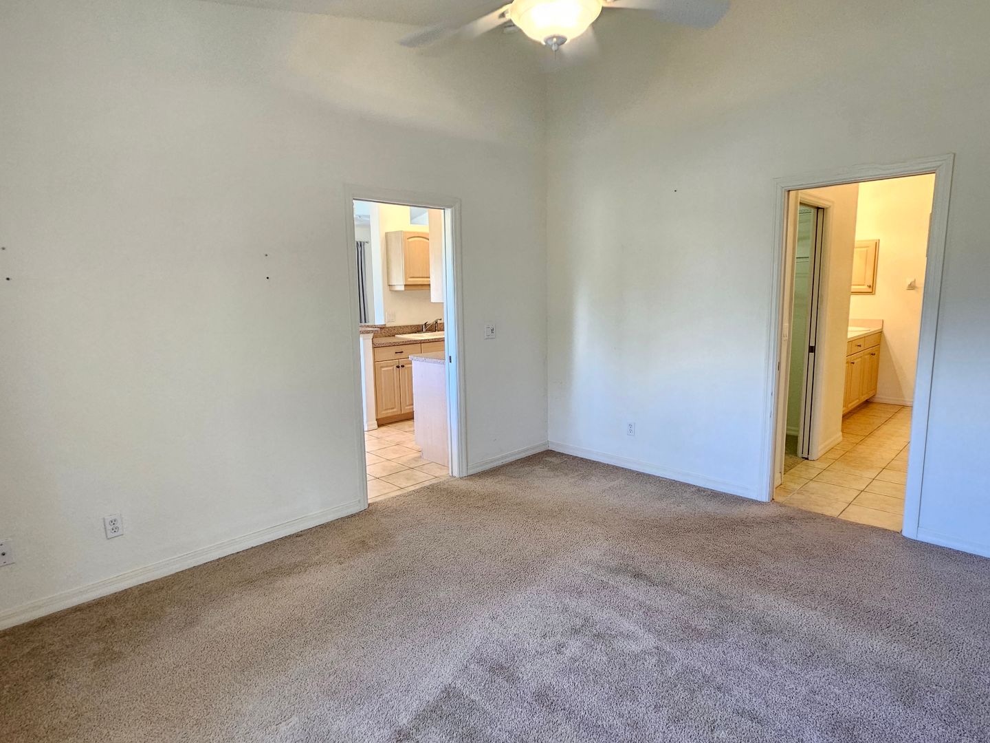 904 Casa Del Lago Way #904 25 of 45