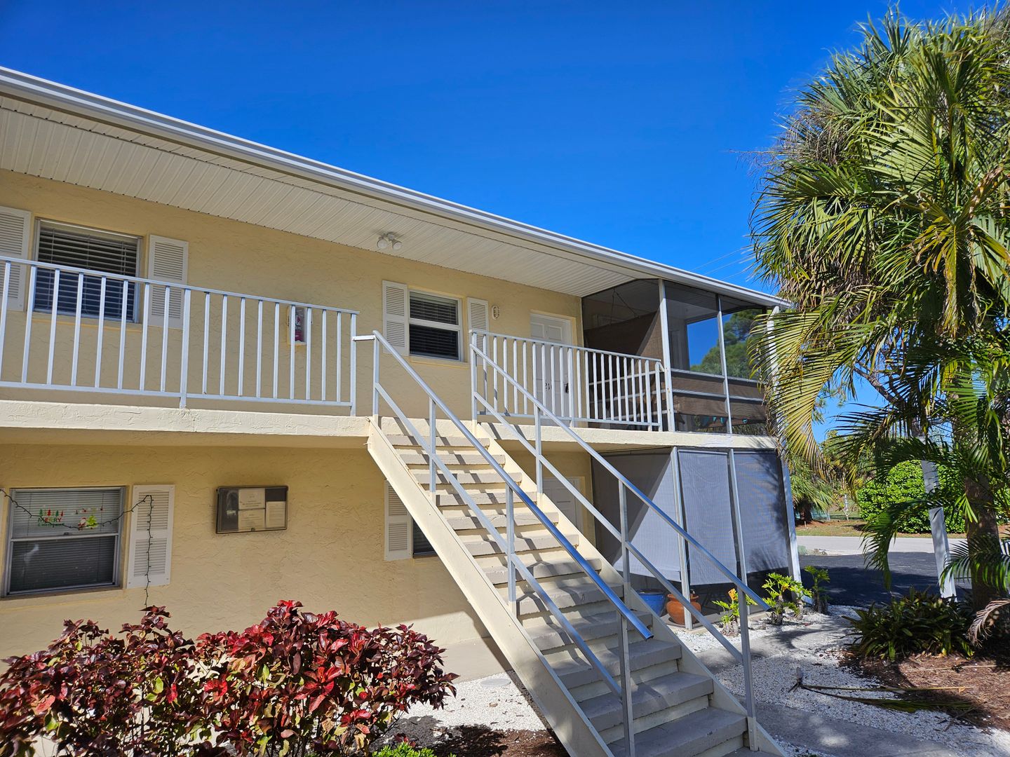 Venice Condo: 370 Base Avenue E #210