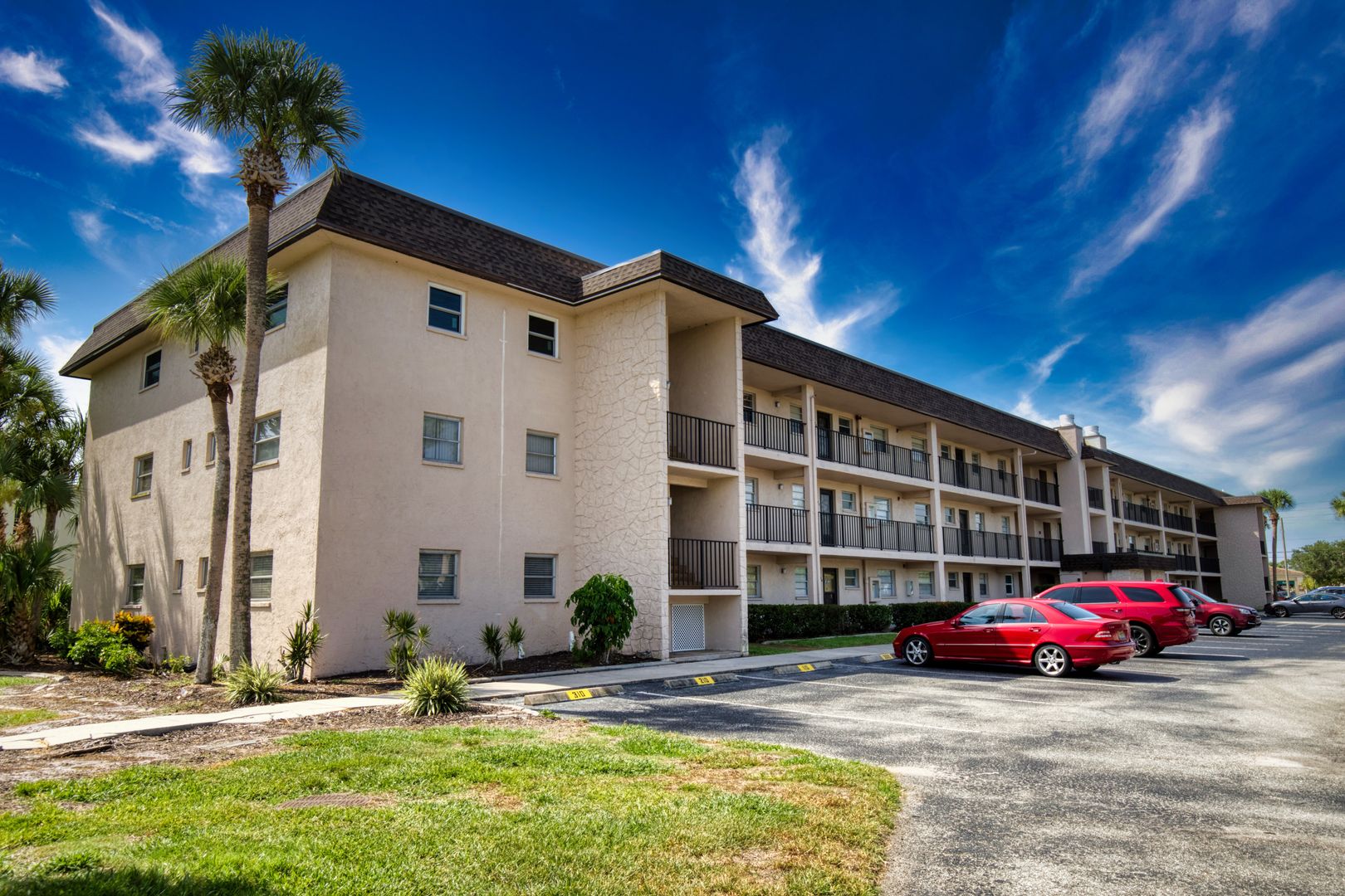 Venice House: 102 Capri Isles Blvd #207