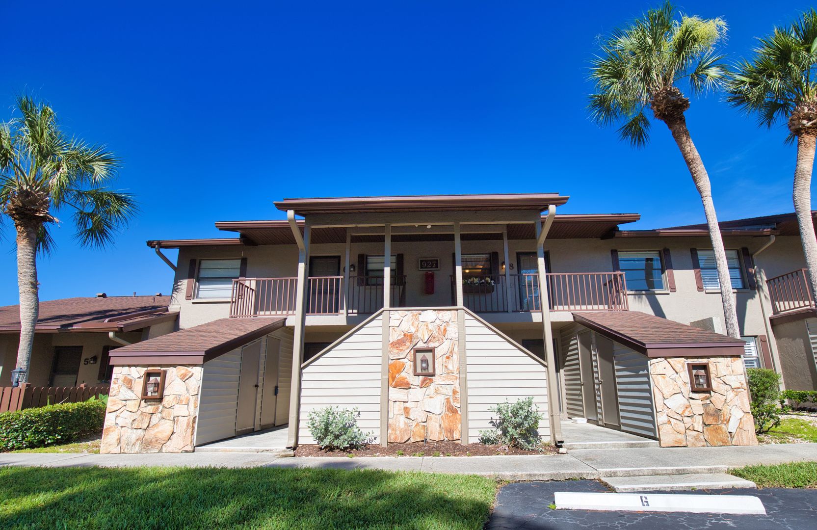 Venice Condo: 927 Capri Isles Blvd #8