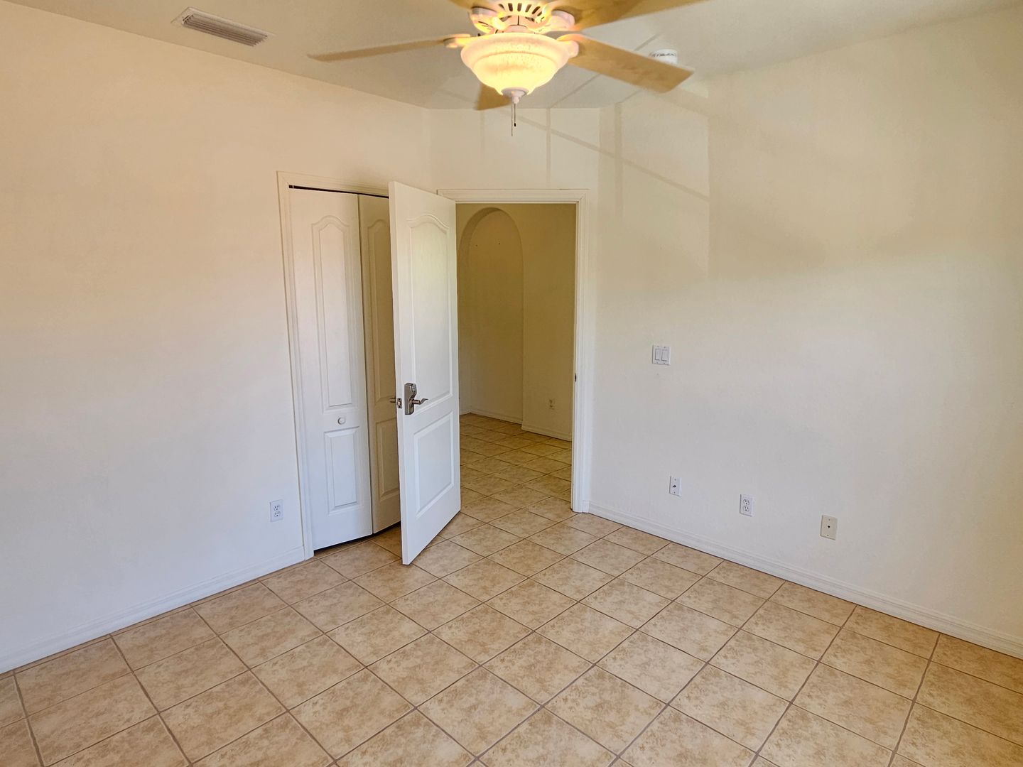 904 Casa Del Lago Way #904 38 of 45