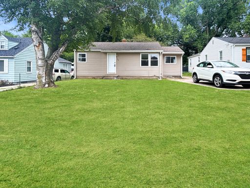 Newly Renovated 4 Bedroom Home on Quiet Street! – photo 1