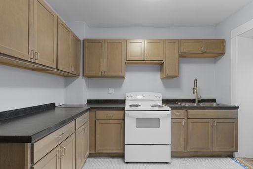 908 Worden St SE – photo 1