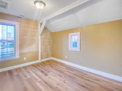 Adorable Remodeled 2 bedroom 1 bathroom upper level apartment minutes walk to Bridge St. Market – photo 1
