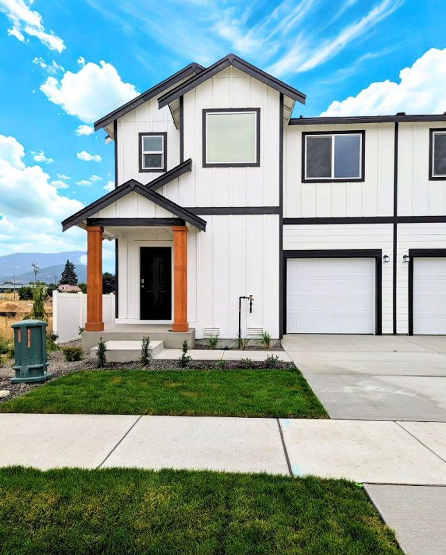 Post Falls Townhome: 1394 North Wilhelm Way