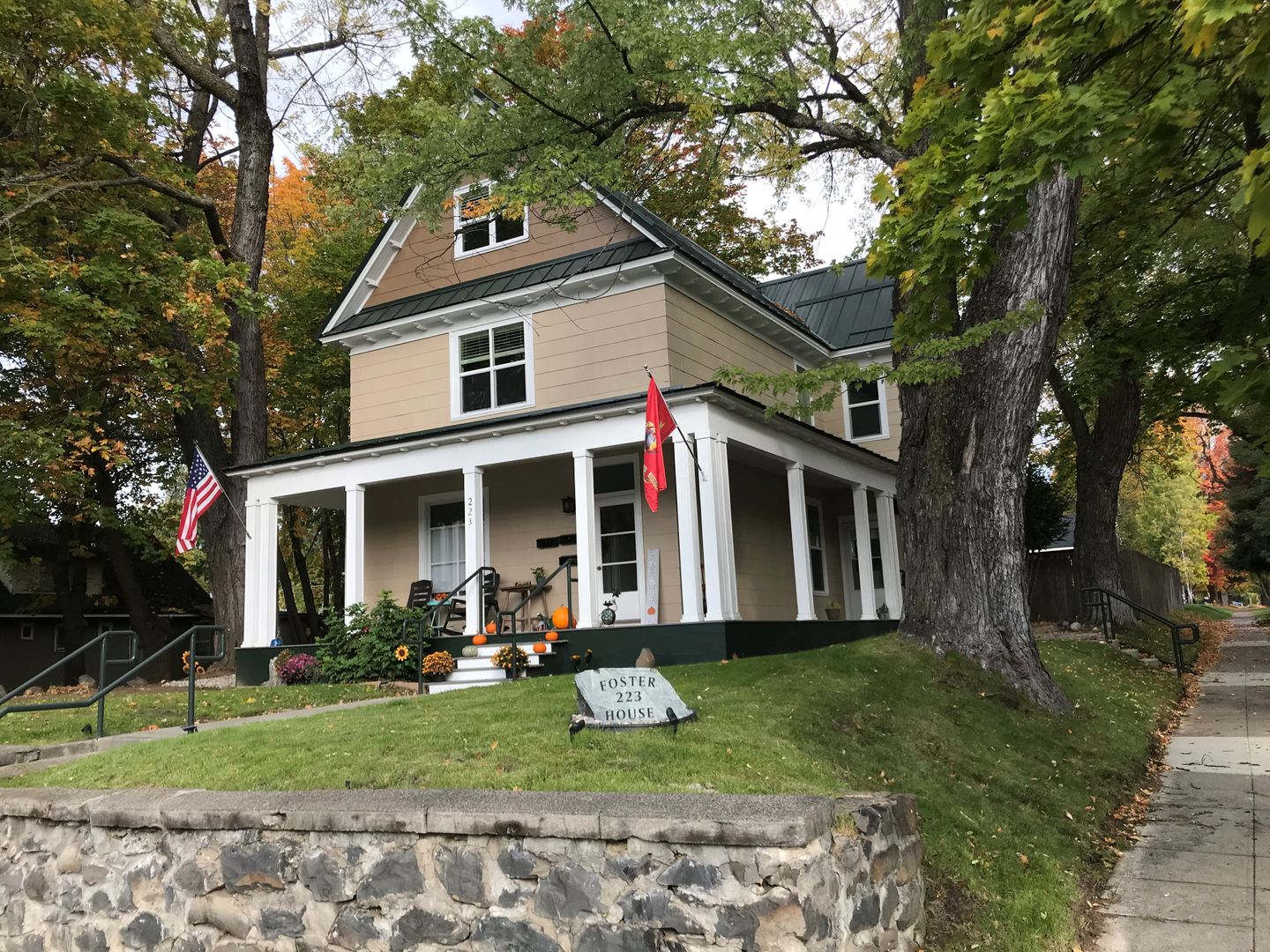 CDA House: 223 E Foster Ave. #B