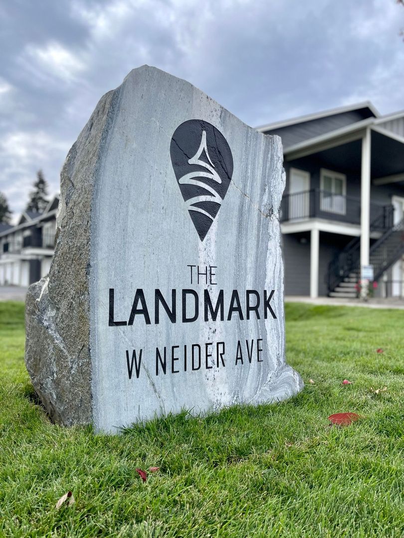 CDA Apartment: 128 W Neider